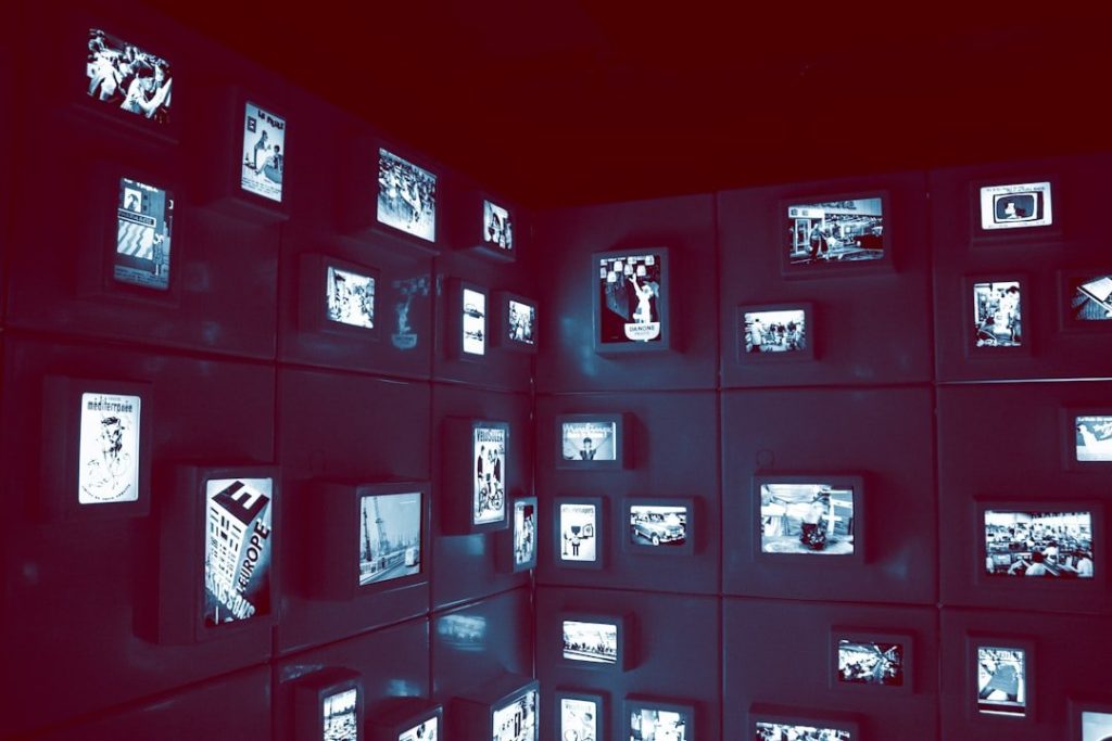 Beyond the Screen: How a Strong Online Visual Presence Drives Real-World Engagement • Online visual presence • RED27Creative Online visual presence